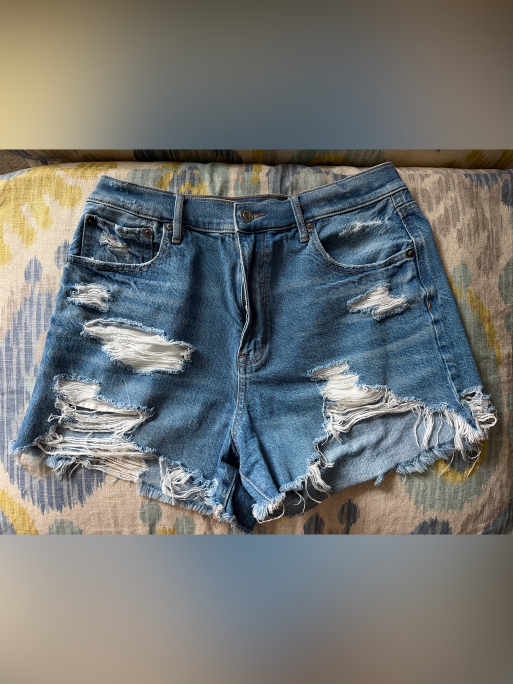 American Eagle Distressed High-Waisted Denim Jean Shorts - Size 8